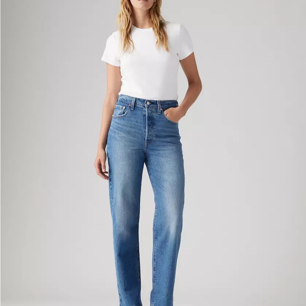 Levi's Women's Straight Leg Blue Jeans NWT